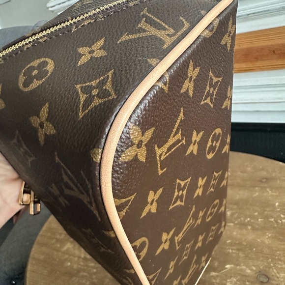 Louis Vuitton Toiletry Brown Monogram Cosmetic Case - Picture 8 of 15
